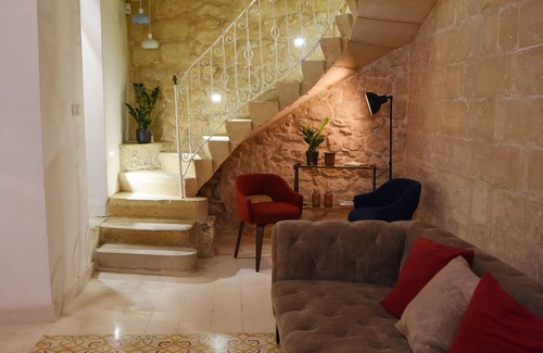 Zejtun Casa | Authentic Maltese 2-bedroom House with Terrace