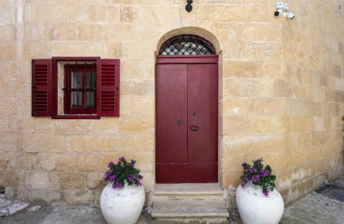 Zejtun Casa | Authentic Maltese 2-bedroom House with Terrace
