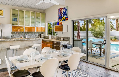 Sunmor Casa | Authentic mid-century model home with pool, outdoor living & 180º mountain views