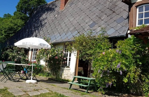 Montfort-sur-Risle Casa | Authentic Normandy farmhouse in a village: spa, nature & wifi