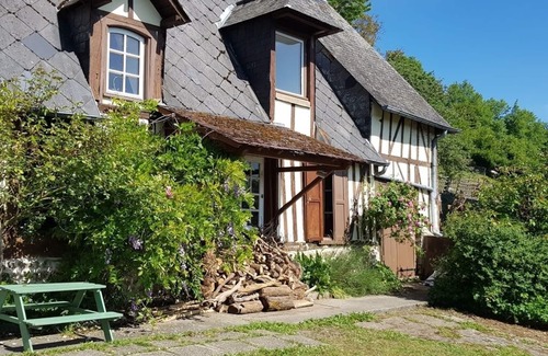 Montfort-sur-Risle Casa | Authentic Normandy farmhouse in a village: spa, nature & wifi