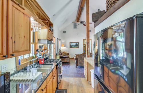 North Fork Cabina | Authentic North Fork Cabin w/ Dock & Private Deck!