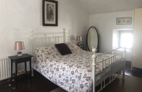 Cavan Otro | Authentic restored Irish farmhouse & garden in quiet unspoiled Cavan countryside