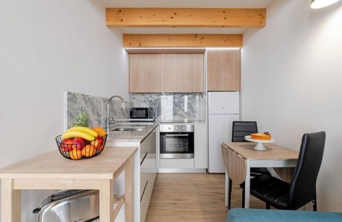 Sao Mamede de Infesta Casa | Authentic Studio 11 with Terrace by HostWise