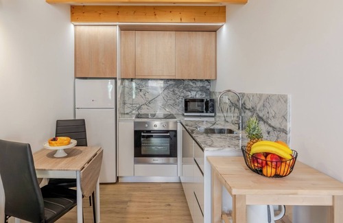 Sao Mamede de Infesta Casa | Authentic Studio 12 with Terrace by HostWise