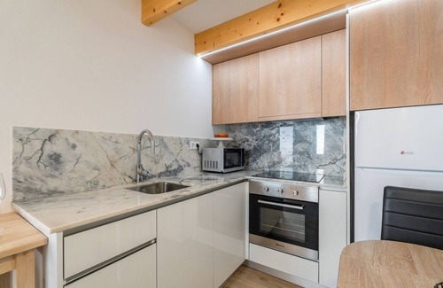 Sao Mamede de Infesta Casa | Authentic Studio 8 with Terrace by HostWise