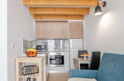 Sao Mamede de Infesta Casa | Authentic Studio 9 with Terrace by HostWise
