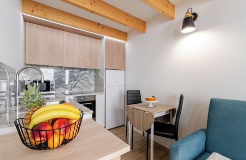 Sao Mamede de Infesta Casa | Authentic Studio 9 with Terrace by HostWise