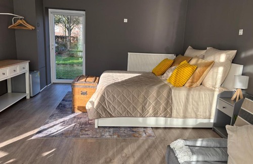 Lank-Latum Apartamento | Authentic Travellers Suite in ehemaliger Gärtnerei