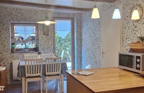 Vendenheim Casa | Autenticidad, encanto, confort. Casa tres pisos que data de 1764, completamente