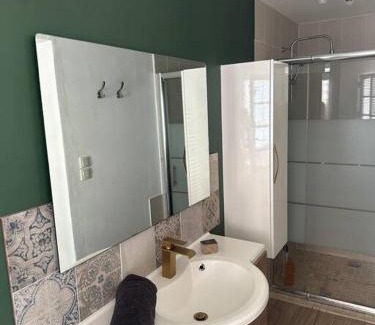 Laval Apartamento | Authentique Lavallois T3 au cœur du vieux Laval