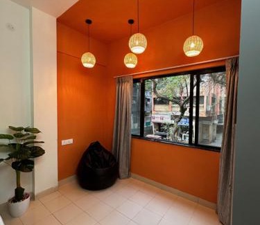 Koregaon Park Apartamento | Autumn: 1Bhk with Bathtub at Koregaon Park