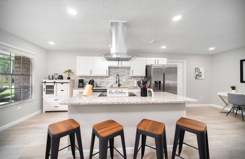 Del Rio Casa | Autumn Deal! Luxe Poolside Escape~Julington Creek~Grill~Sleeps 10