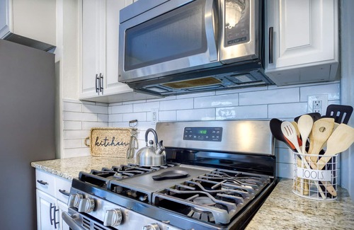 Riverside Casa | Summer Sale! Pristine~Historic Avondale Gem~6BR