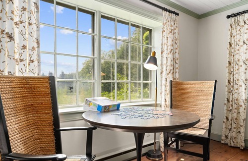 Wilmington Casa | Autumn Escape with Tennis Court and Stunning Foliage