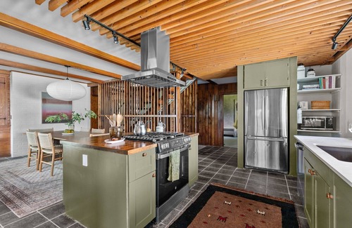 Village of Princeton Casa | Autumn Retreat w/ Fire & Hot Tub