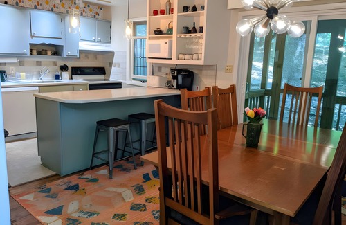 Berkeley Springs Casa | Autumn Wings - A Natural Retreat