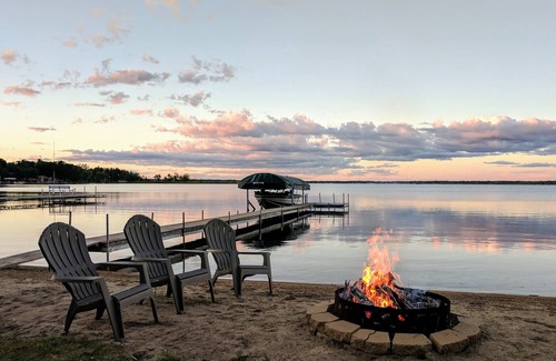 Nisswa Casa | DISPONIBILIDAD DE INVIERNO! Acogedor y Romántico. Pesca en hielo, Chimenea, Netflix, Compras