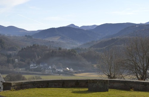 Saint-Sauves-d'Auvergne Cabaña | Auvernia Sancy Cottage 06-15 pers 4 kilometros 9 kilometros La Bourboule Mont-Dore