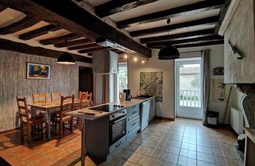 Braye-Sous-Faye Casa | Aux Acacias