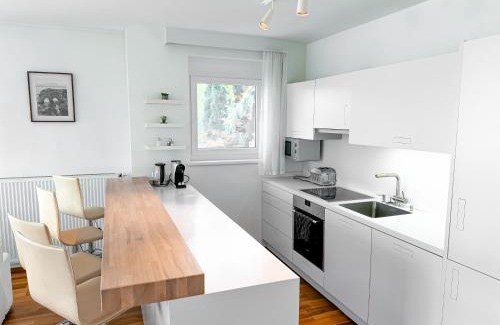 Augsdorf Apartamento | Avío, 2 Bedroom, Terrace, private lake Access