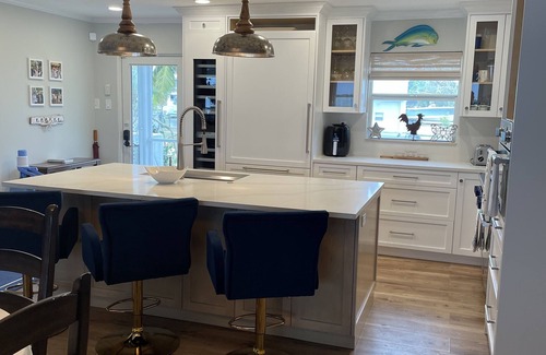 Breezeswept Beach Estates Casa | Avail -Jan Feb 2026 -Keys cottage, oceanfront, dock, private, fenced backyard