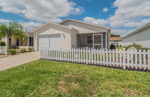 Lynnhaven Casa | Available Now! Includes golf cart!