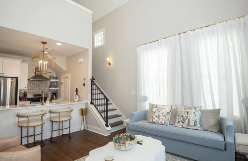 Oxford Casa | Available for Bid Day! Charming new construction 2-bedroom cottage in The Lamar.