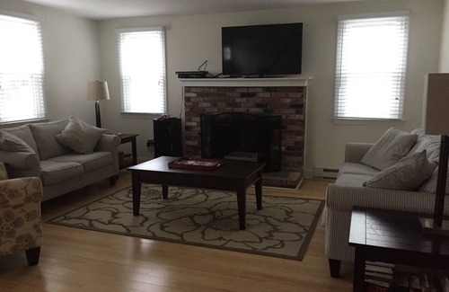 Beach Haven Terrace Casa | Semanas de septiembre disponibles - Renovado, Oceanside - Mucho espacio para una familia