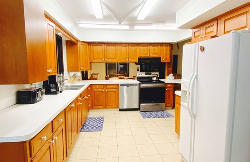 Comstock Northwest Chalet De Esquí | Available Sept 22-26 - Chalet with Private Indoor Pool & Hot Tub