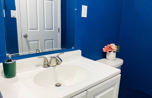 Peachtree Corners Casa | Available to Book now 1 Bedroom Home with nice Glass View