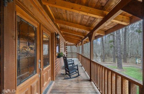 Shreveport Casa | Available Tonight, Log Cabin With Hot Tub