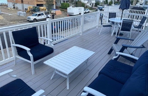 Avalon Casa | AVALON 3br in amazing location; walk to beach and town; pet friendly
