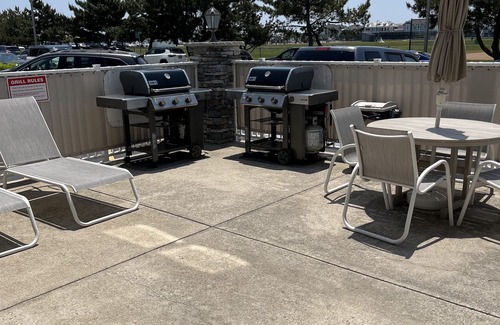 Avalon Condominio | AVALON BEACH BLOCK! Renovated, Luxury condo W/ heated pool steps to everything