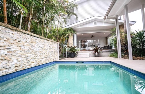 Avalon Beach Casa | Avalon Beach Coastal Sanctuary with Pool & Indoor Fireplace