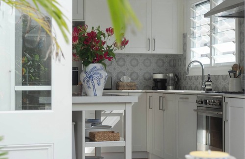 Avalon Beach Cabaña | Avalon Beach Cottage, private, 150m to the beach.