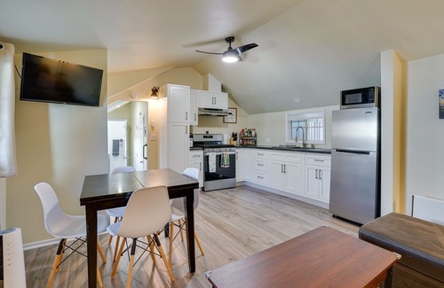 Avalon Cabaña | Avalon Cottage < Half-Mi to Beaches & Crescent Ave
