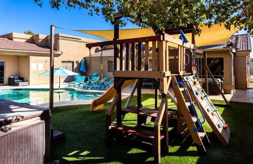 Lake Havasu City Casa | Avalon Havasu Pool Spa Playground Sleeps 20