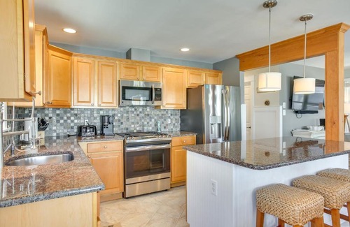 Avalon Apartamento | Avalon Vacation Rental with Porch and Grill!