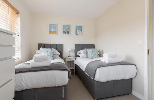Poole Casa | Avalon - Walking Distance to Poole Quay and Town