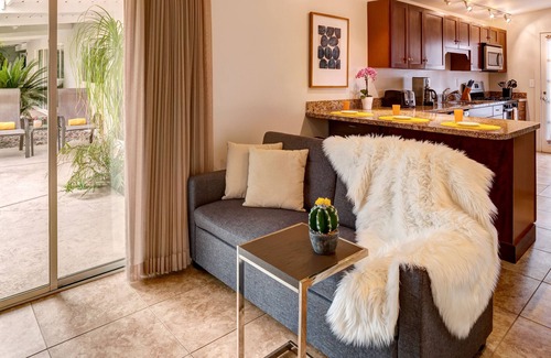 Warm Sands Hotel | Avance Hotel