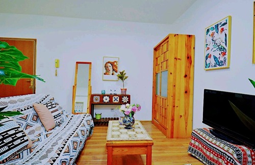 Central Business District Apartamento | Avatar Persia Impression Queen Bed & High Rise View