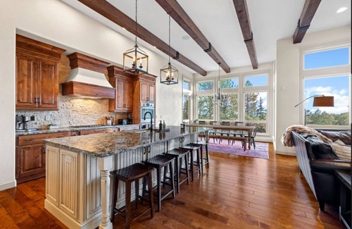 Colorado Springs Casa | Ave Maria House: Secluded Mtn Retreat. Games. Hot tub. Sleeps 25+