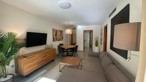 Alboraya Apartamento | Avenida Mare Nostrum 7 Patacona Beach Breakfast items in the home