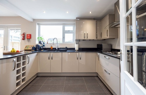 Cheadle Casa | Avenue House (Heald Green, Cheadle)