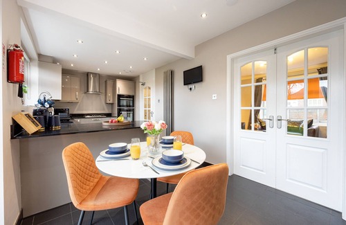 Cheadle Casa | Avenue House (Heald Green, Cheadle)