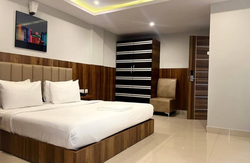 Bengaluru Cama Y Desayuno | Avenue Suites