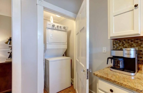 Hitch Village - Fred Wessels Homes Apartamento | Avery's Cottage @ Trustees' Garden | Walk 2 River!