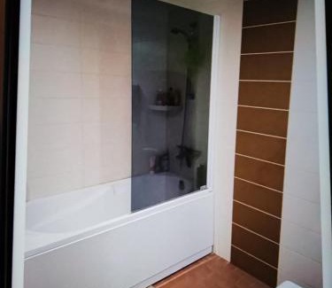 Pelguranna Casa | AveT