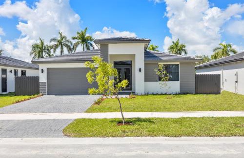 Goulds Apartamento | Avi Lux Stay